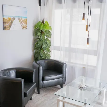 Beach Apartment *