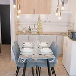 Beach Apartment *