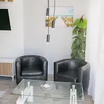 Beach Apartment *